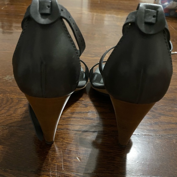 Tod’s high-heel sandals - Picture 2 of 3